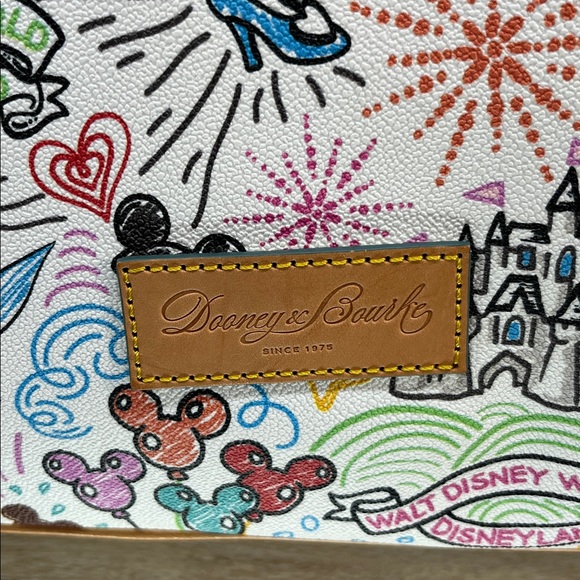0149 DOONEY & BOURKE X DISNEY SKETCH DUFFLE WEEKENDER BAG 38830149 - Picture 8 of 15